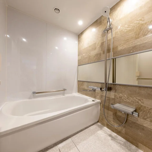 غرفة ثلاثية، Centrair Hotel 2/2