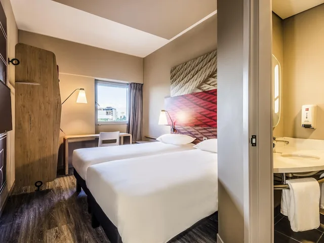 غرفة قياسية بسريرين منفصلين، Ibis Cali Granada 5/8
