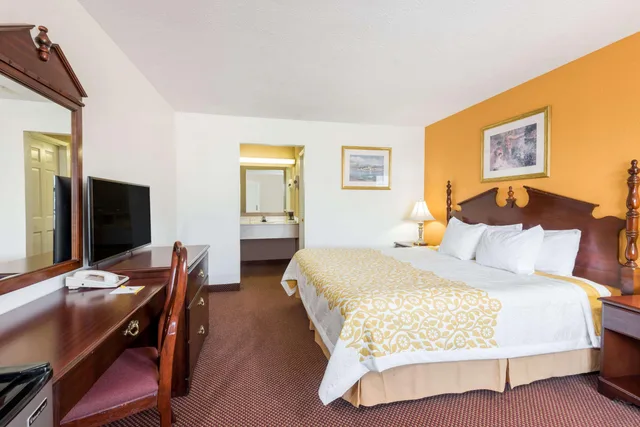 غرفة بسرير كينج، Days Inn By Wyndham Amherst 2/2