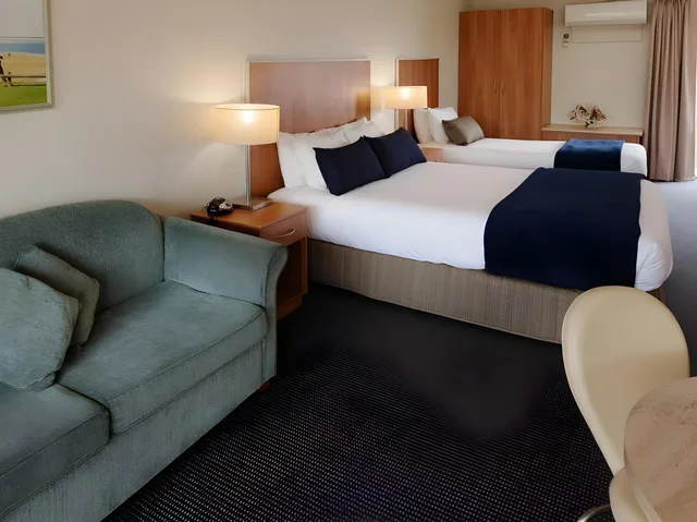 غرفة بسرير كوين وسرير فردي، Best Western Fairway Motor Inn 2/2