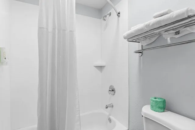 Efficiency, King Bed، Quality Inn New Martinsville, WV 6/9