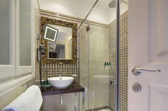 غرفة ديلوكس بسرير مزدوج مع أريكة، Hotel Ares 1/1