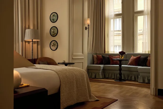 غرفة ركنية بسرير كينج بإطلالة على النهر، Sir Prague Hotel, part of Sircle Collection 4/6