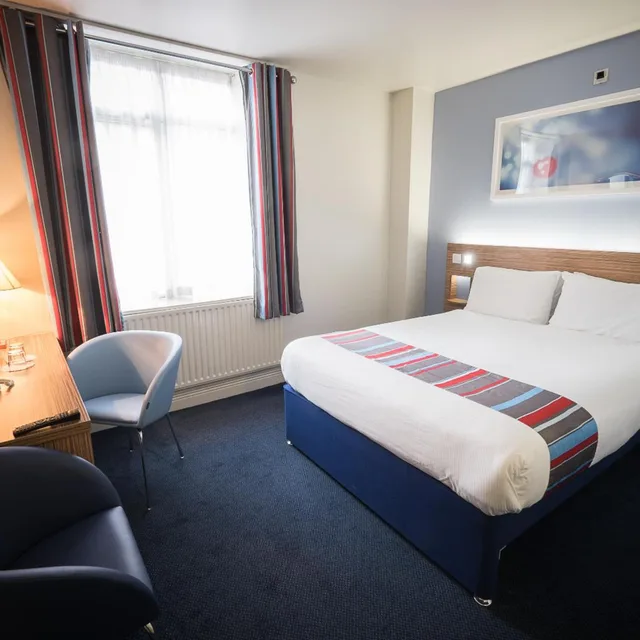 Room, Double Bed, Adult Only، Travelodge Rathmines - Dublin City 2/6