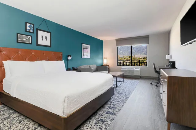 غرفة ديلوكس بسرير كينج، Four Points by Sheraton Ontario-Rancho Cucamonga 1/4