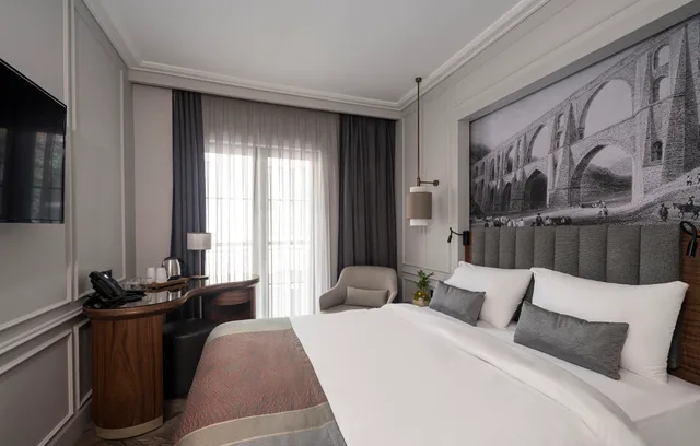 غرفة قياسية بسرير مزدوج، Livro Hotel 1/2