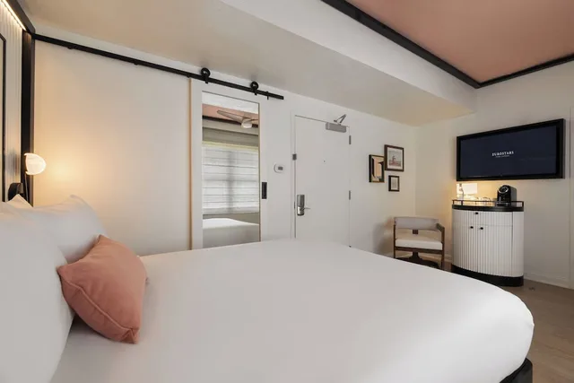 غرفة ديلوكس مفردة بسرير كوين، Eurostars Winter Haven 2/10
