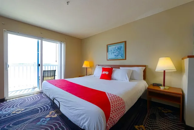جناح فاخر بسرير كينج بإطلالة على البحر بحوض جاكوزي، Siletz Bay Beachfront Hotel by OYO Lincoln City 5/10