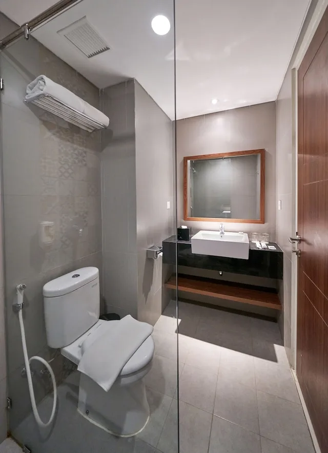 غرفة ديلوكس بسرير كوين، Kokoon Hotel Surabaya 4/4
