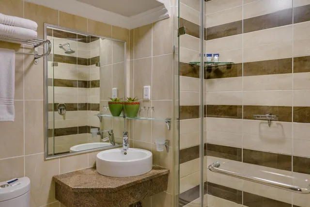 غرفة بسرير مزدوج أو سريرين منفصلين، Bon Hotel Empangeni 9/10