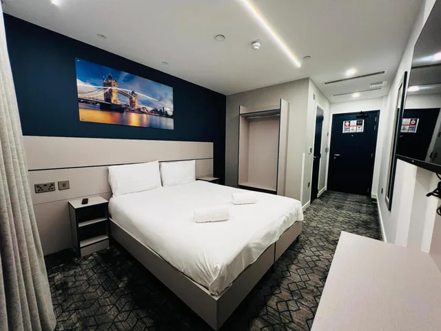 غرفة ديلوكس بسرير مزدوج أو سريرين منفصلين، Ilford Grand Hotel 1/2