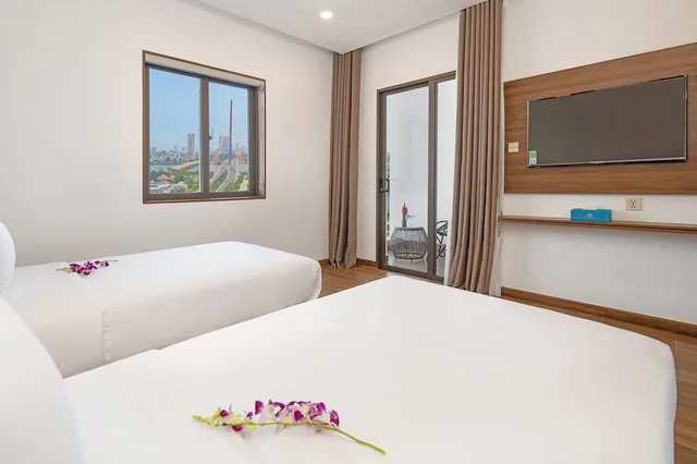 غرفة سوبيريور بسريرين منفصلين بإطلالة على النهر، Gold Plaza Hotel Da Nang 1/5