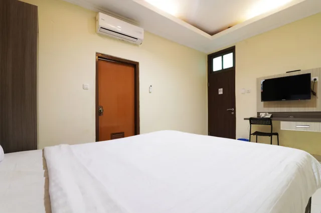 Deluxe, Queen Bed, Hotel Istana Bungur 1/2