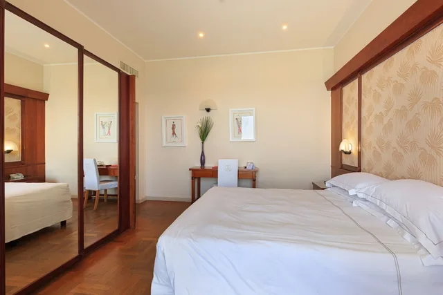 Deluxe, Twin Beds, Sea View, Two Story, Balcony، Grand Hotel Mediterranee 3/6