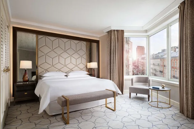 جناح تنفيذي بسرير كينج، Sheraton Grand Warsaw 1/3