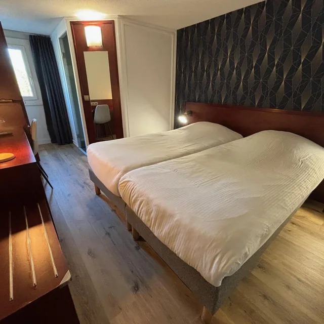 غرفة بسريرين منفصلين، KYRIAD BORDEAUX - LORMONT 4/10