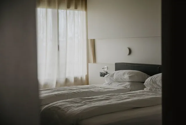 غرفة كلاسيكية بسريرين منفصلين، HOTEL SPA LA BUTTE 1/3