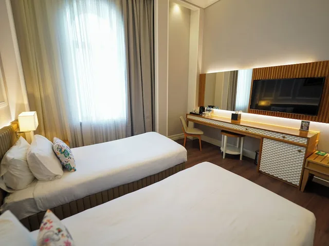 Superior Room Twin with Window، Promenade Hotel 1/8