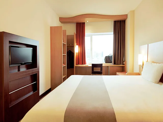 غرفة بسرير مزدوج مع سرير إضافي، Ibis Sint Niklaas Centrum 4/5