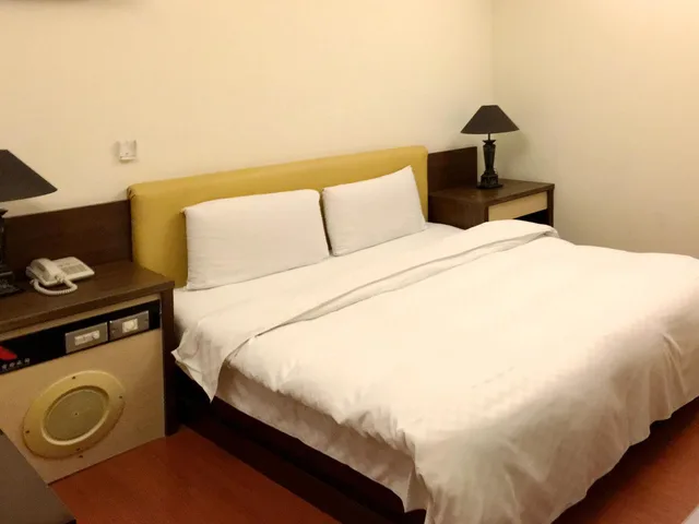 غرفة قياسية بسرير مزدوج، Zaw Jung Business Hotel 1/2