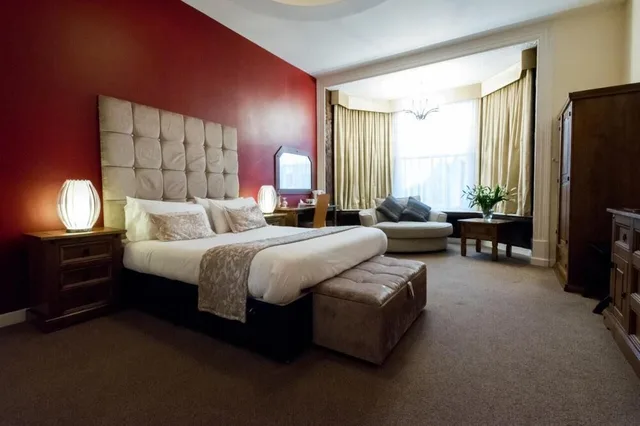 Exclusive, Pearl, Luxury, Suite, King Bed، The Pearl Hotel 3/7