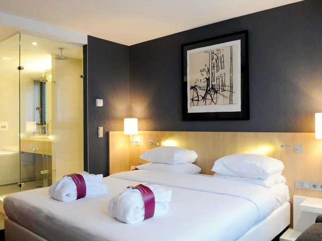 جناح جونيور، Mercure Amsterdam City Hotel 4/10