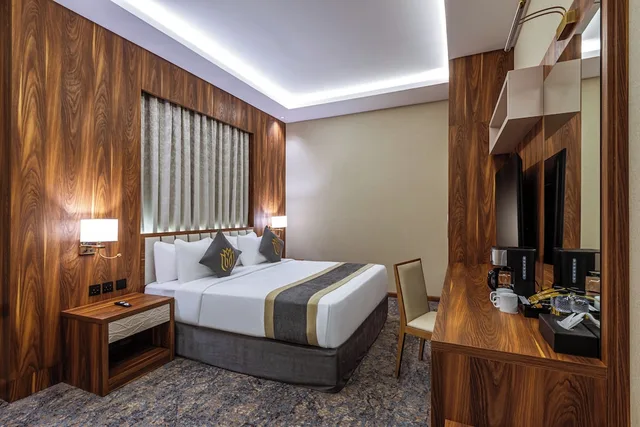 Vip, Deluxe, Queen Bed, Hot Tub، فندق كراون روز(Crown Rose hotel) 1/1