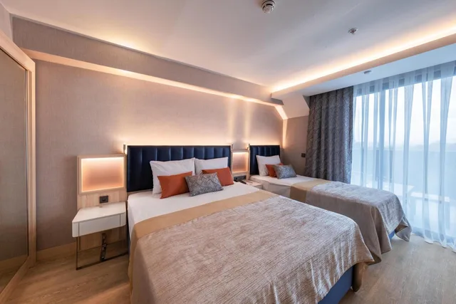 غرفة سوبيريور ثلاثية بإطلالة على البحر، Lago Hotel Ex Azura Deluxe Resort & Aqua Sorgun 2/9