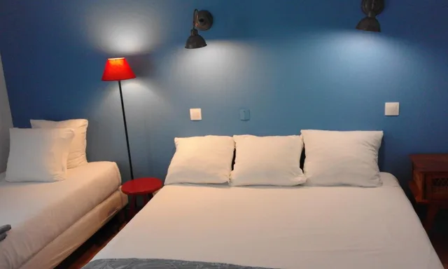 غرفة ثلاثية، Zazie Hotel 6/9