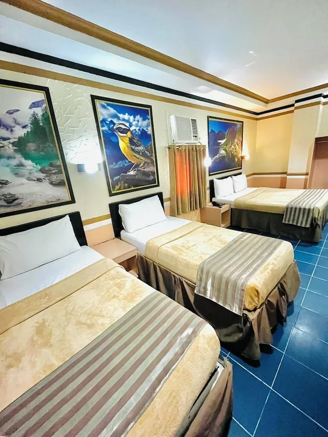 Deluxe, Family, Queen and Twin Beds, Urban Travellers Hotel Ex Shogun Suite Hotel 2/10