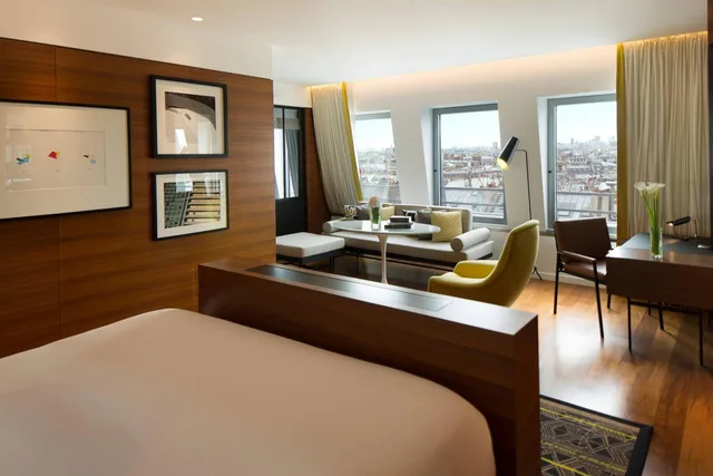 Skyline, Suite, Skyline View، Renaissance Paris Republique Hotel 7/10