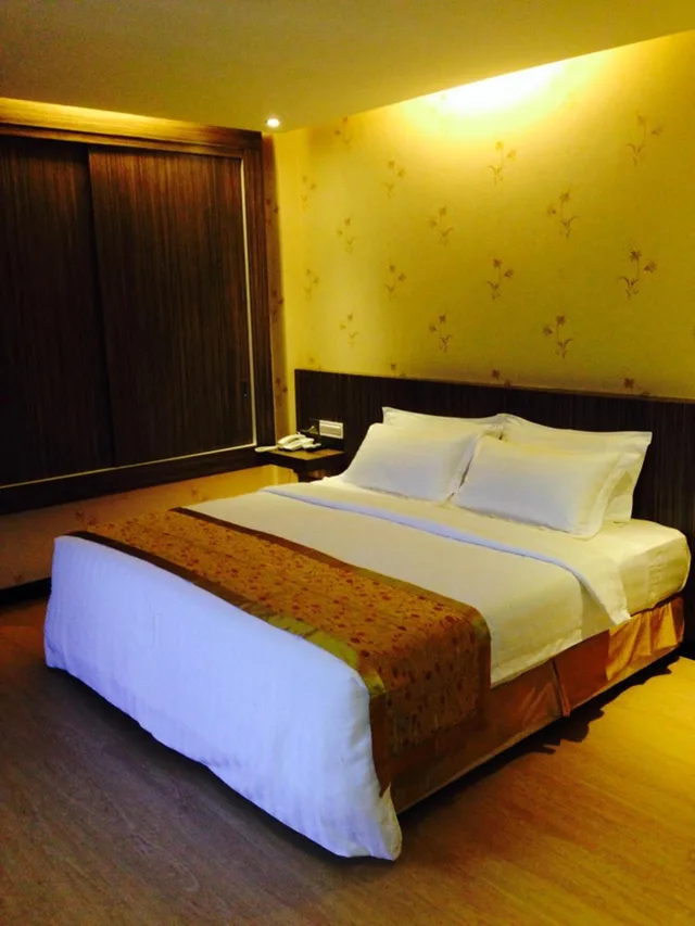 Deluxe, Queen Bed, No Window، Mandarin Hotel 2/9