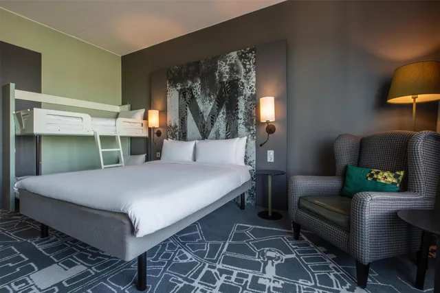 غرفة عائلية بسرير بطابقين وسرير كوين، RADISSON BLU METROPOL HOTEL, HELSINGBORG 1/6