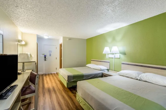 1 Queen Bed - ADA/Tub، Motel6 Great Falls, MT 4/8
