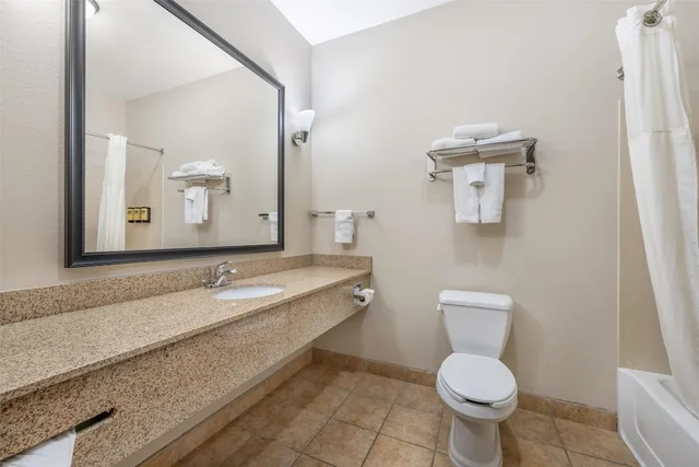 Standard, 2 Queen Beds, Accessible, Best Western Plus Eastgate Inn & Suites 7/9