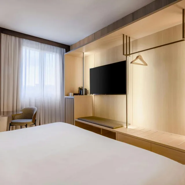 Guest Room, Standard, King Bed, Ac Hotel Firenze By Marriott 8/11