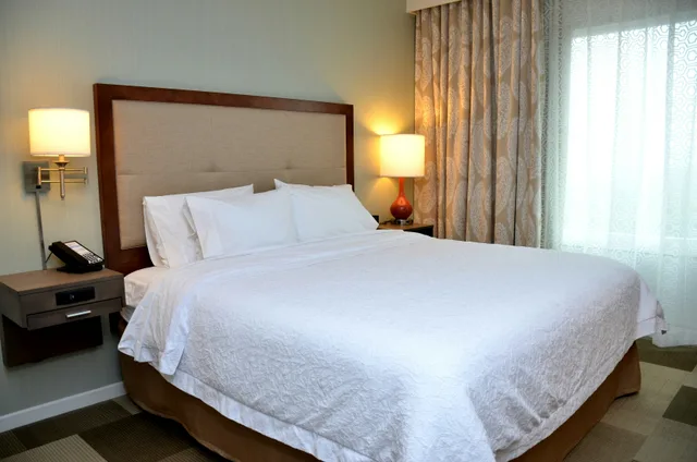 استوديو بسرير كينج لذوي الإعاقة، Hampton Inn Suites Deland 2/9