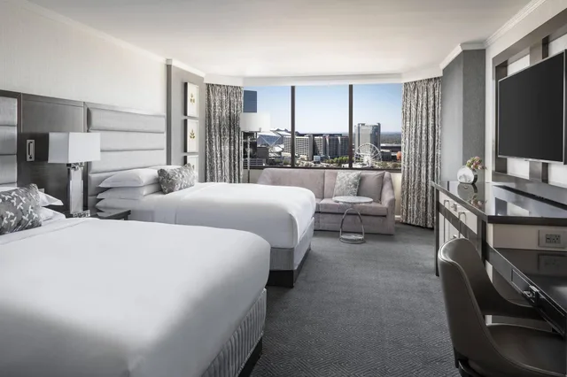 غرفة بسريرين كوين بإطلالة على المدينة، The Ritz Carlton Atlanta 11/18