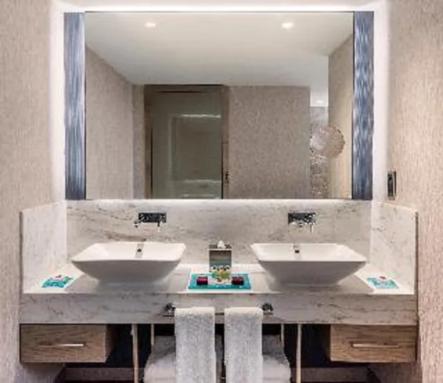 جناح جونيور بسرير كينج بإطلالة على البحر، Crowne Plaza Istanbul - Florya 9/9