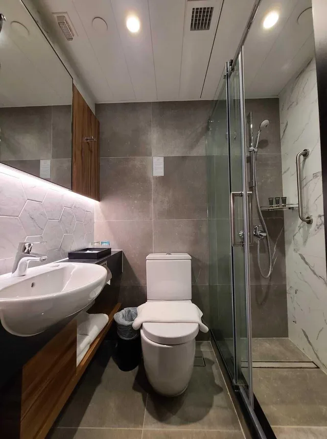 Premier Plus Harbour View Double Bed Room، The Harbourview 3/3