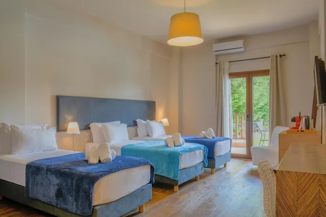 غرفة سوبيريور ثلاثية بثلاثة أسرّة بإطلالة على المسبح، Guesthouse Monastiri 1/5