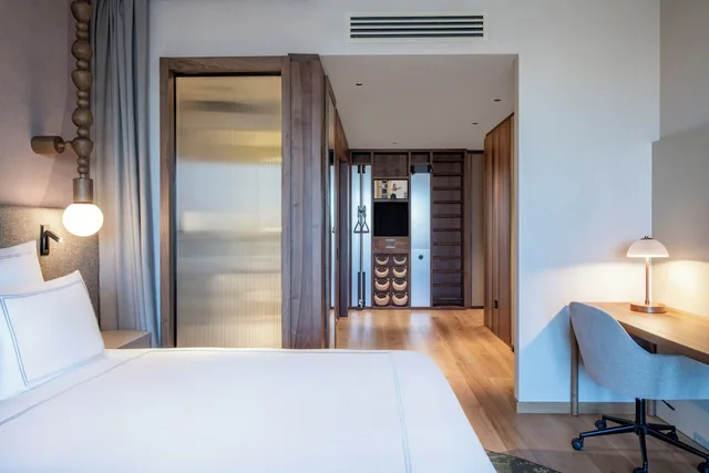 غرفة بسرير مزدوج، Swissotel Tbilisi 5/10