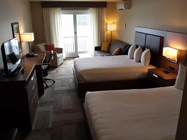 غرفة ديلوكس بسرير مزدوج بإطلالة على البحر بشرفة، Belfast Harbor Inn 1/1