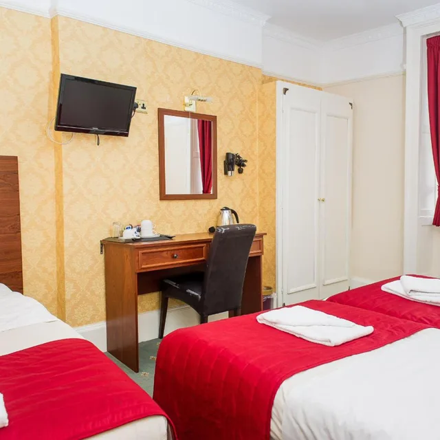 غرفة رباعية، Avonmore Hotel Cartwright Gardens 1/6