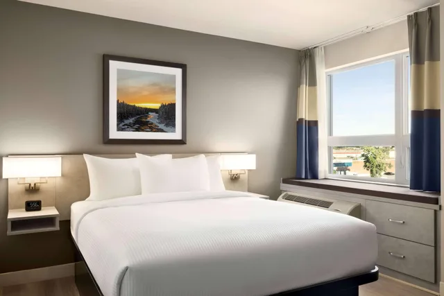 1 Bedroom, Suite, Microtel Inn & Suites Montreal Airport-Dorval QC 1/2