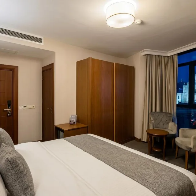 غرفة ديلوكس بسرير كينج، Istanbul Midpoint Hotel 5/10