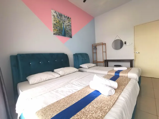 4 Bedrooms, Design, Apartment, 4 Beds, 2 King Beds, Queen Bed, Partial Sea View, Sunset & Seaview Vacation Condo City Centre @ IMAGO Shopping Mall 1/7