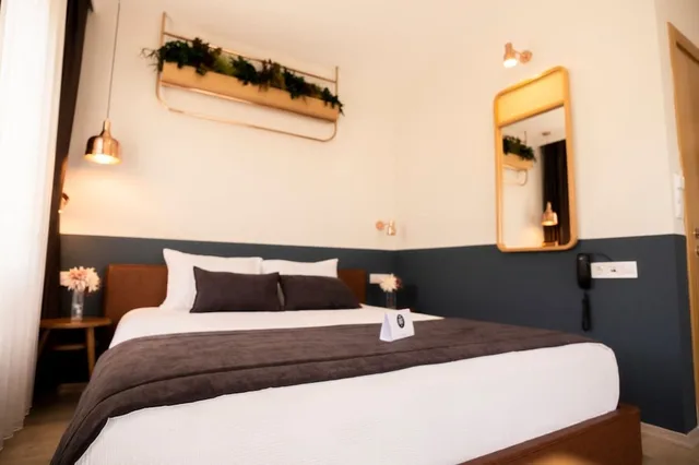 Senior, 1 Double and 1 Single Bed، Urla 1867 Hotel 2/6