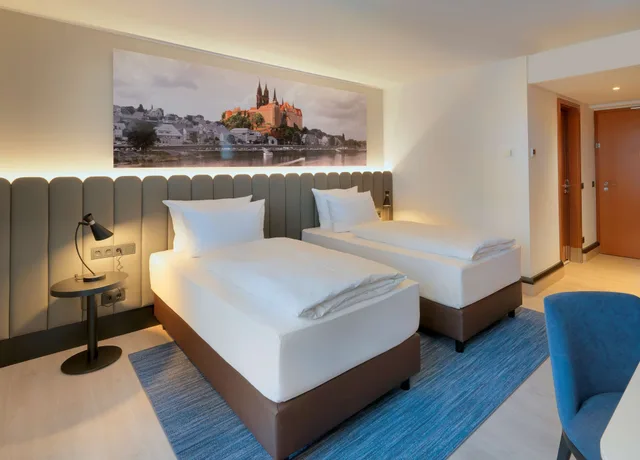 غرفة بريميوم بسريرين منفصلين في المبنى الرئيسي، Radisson Blu Park Hotel Conference Centre Dresden Radebeul 4/10