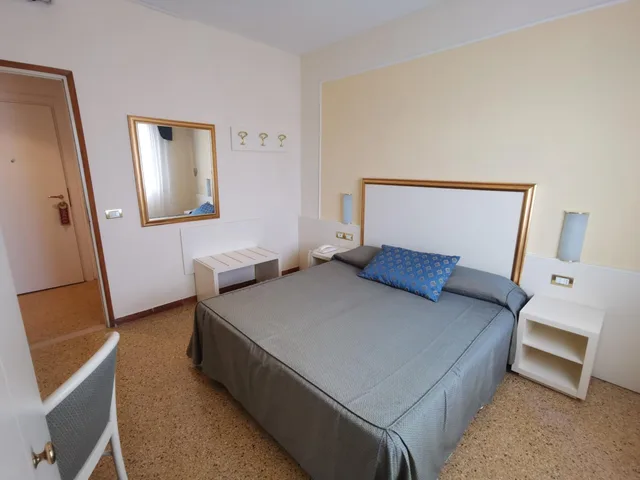 غرفة قياسية بسرير مزدوج، Hotel Astoria 3/8